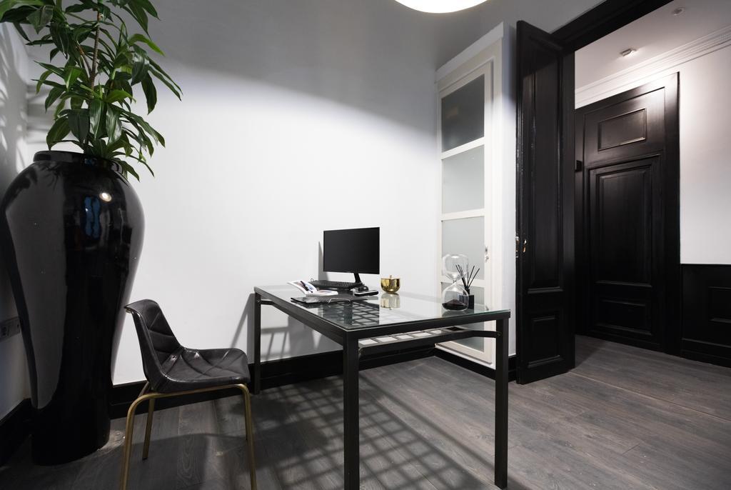 El Consell By The Streets Apartment Barcelona Luaran gambar